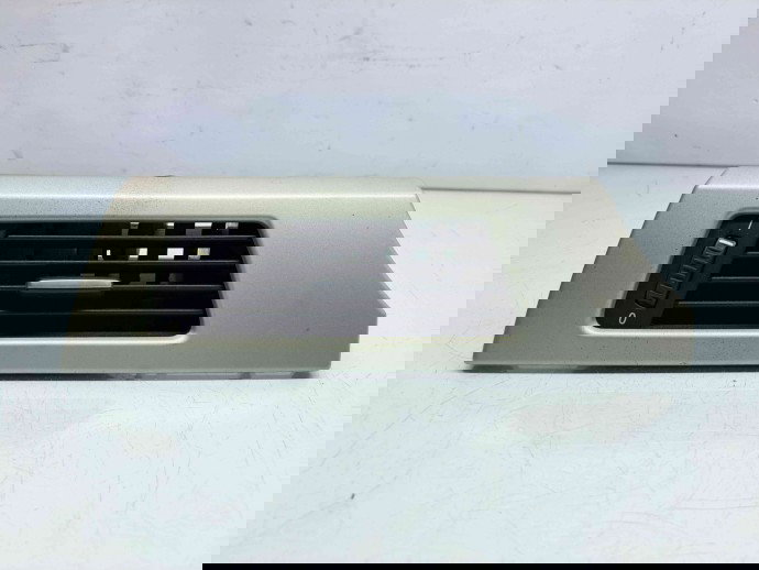  Grila aerisire stanga Bmw 3 (E90) [Fabr 2005-2011] 9130459