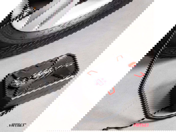 Compresor aer auto cu manometru digital si lumina LED 12V Acomp-11