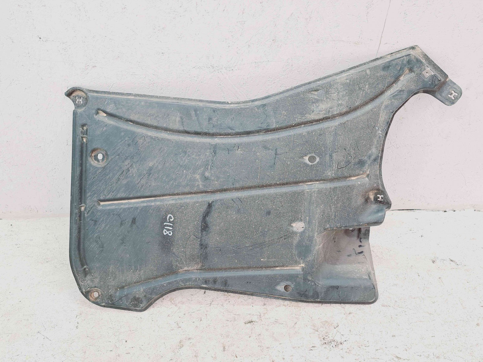 Scut lateral stanga Audi A6 (4G5, C7) Avant [Fabr 2011-2017] 4G0825219C