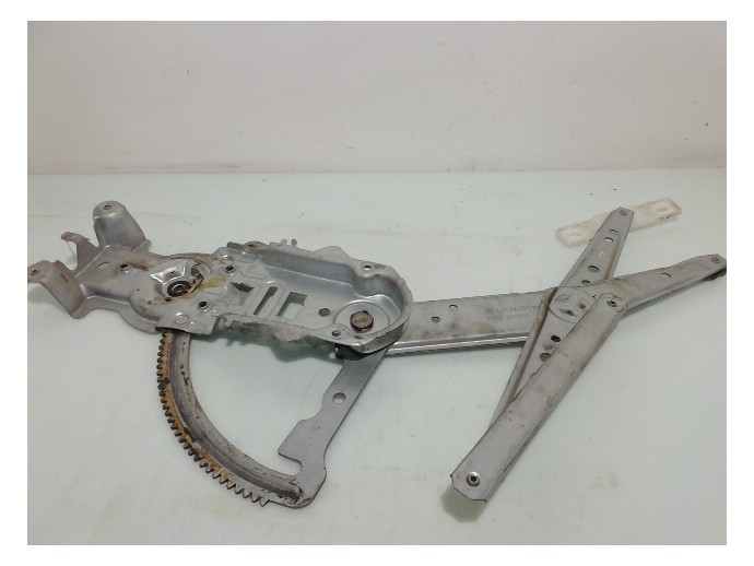 Macara geam dreapta fata Opel Corsa C 1.3 LN9 13222280RH 2000-2005