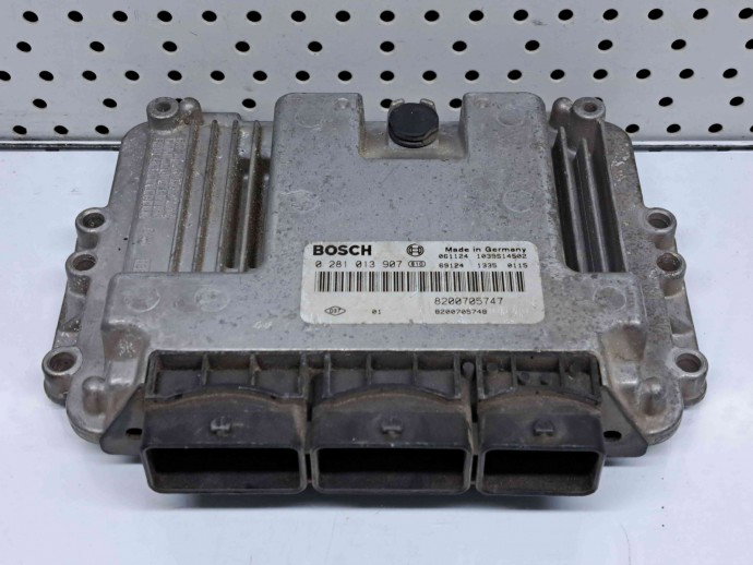 Calculator motor ECU Renault Megane 2 [Fabr 2002-2008] 8200705747 / 0281013907