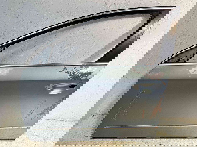 Usa stanga fata Volkswagen Passat B6 (3C2) [Fabr 2005-2010] LC7Z