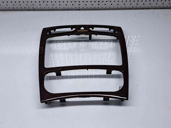 Ornament bord Mercedes Clasa C (W203) [Fabr 2000-2007] OEM