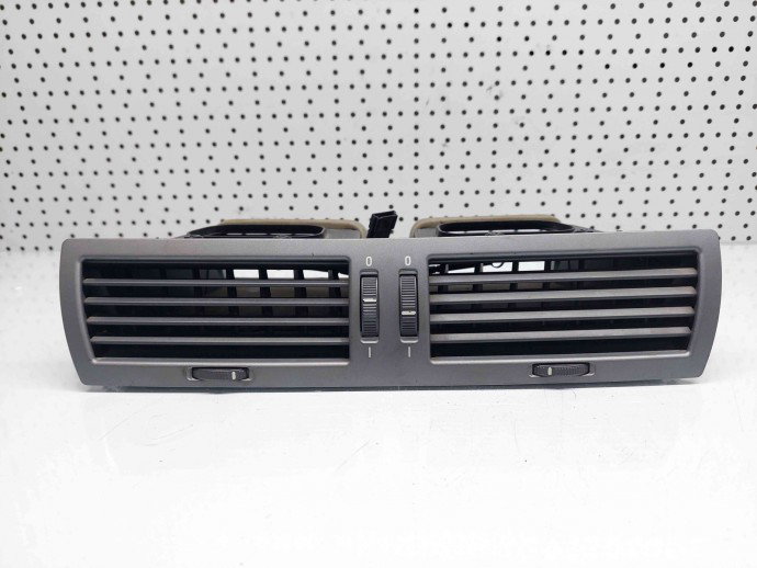 Grila aerisire centrala Bmw 7 (E65, E66) [Fabr 2003-2008] 82235990