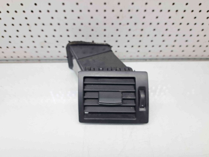 Grila aerisire dreapta Mercedes Clasa B (W245) [Fabr 2005-2011] A1698300254