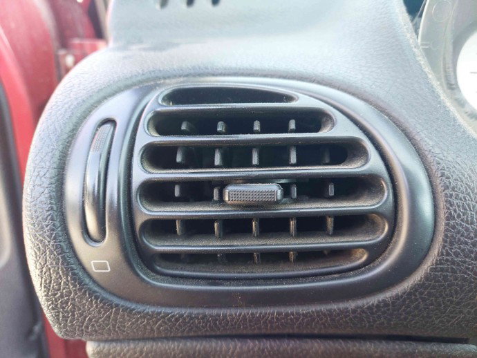 Grila aerisire stanga Peugeot 206 [Fabr 1998-2009] OEM
