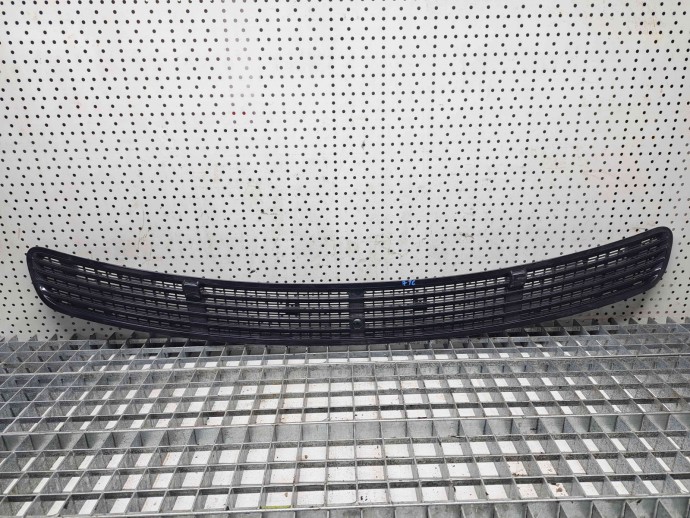 Grila capota Mercedes Clasa E (W211) [Fabr 2002-2009] 2118800005
