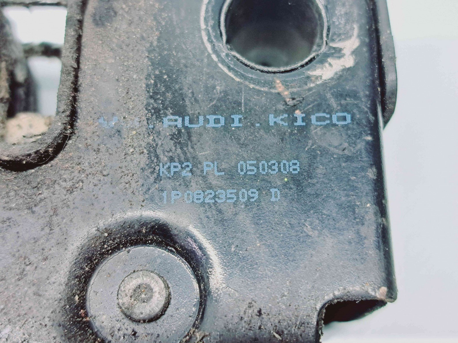 Broasca capota Seat Leon (1P1) [Fabr 2005-2011] 1P0823509D - imagine 3