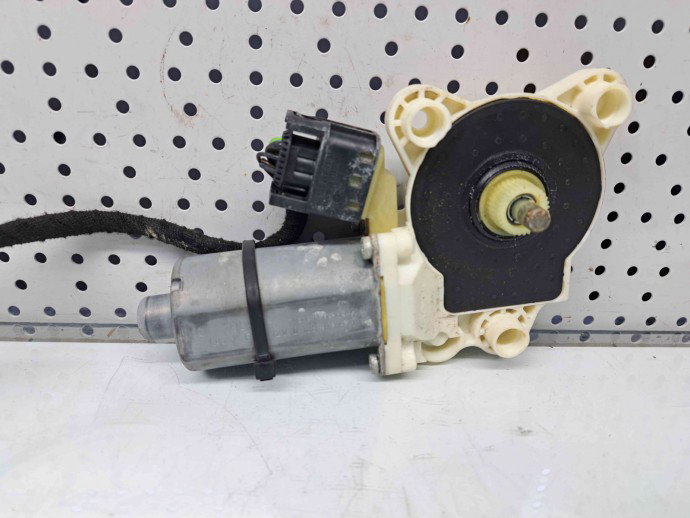Motoras geam dreapta fata Mercedes Clasa E (W211) [Fabr 2002-2009] A2118203042