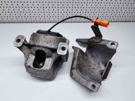 Tampon motor stanga Audi A5 Sportback (8TA) [Fabr 2009-2015] 8K0399059F 3.0 TDI CDUC 