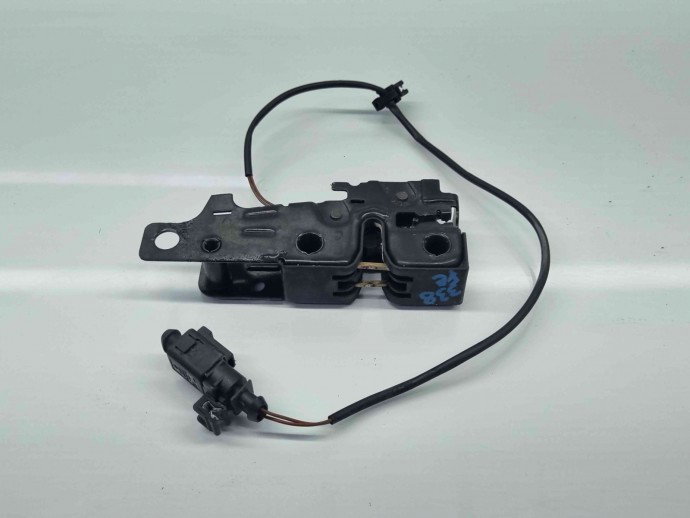 Broasca capota Audi A3 (8P1) [Fabr 2003-2012] 8P0823509D