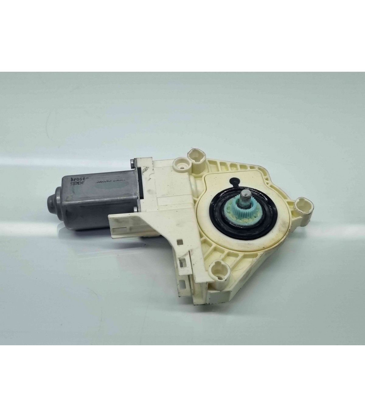 Motoras geam dreapta spate LAND ROVER RANGE ROVER SPORT (L320) [Fabr 2005-2009] 0536010001