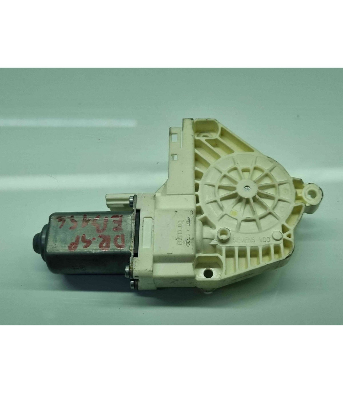 Motoras geam dreapta spate LAND ROVER RANGE ROVER SPORT (L320) [Fabr 2005-2009] 0536010001