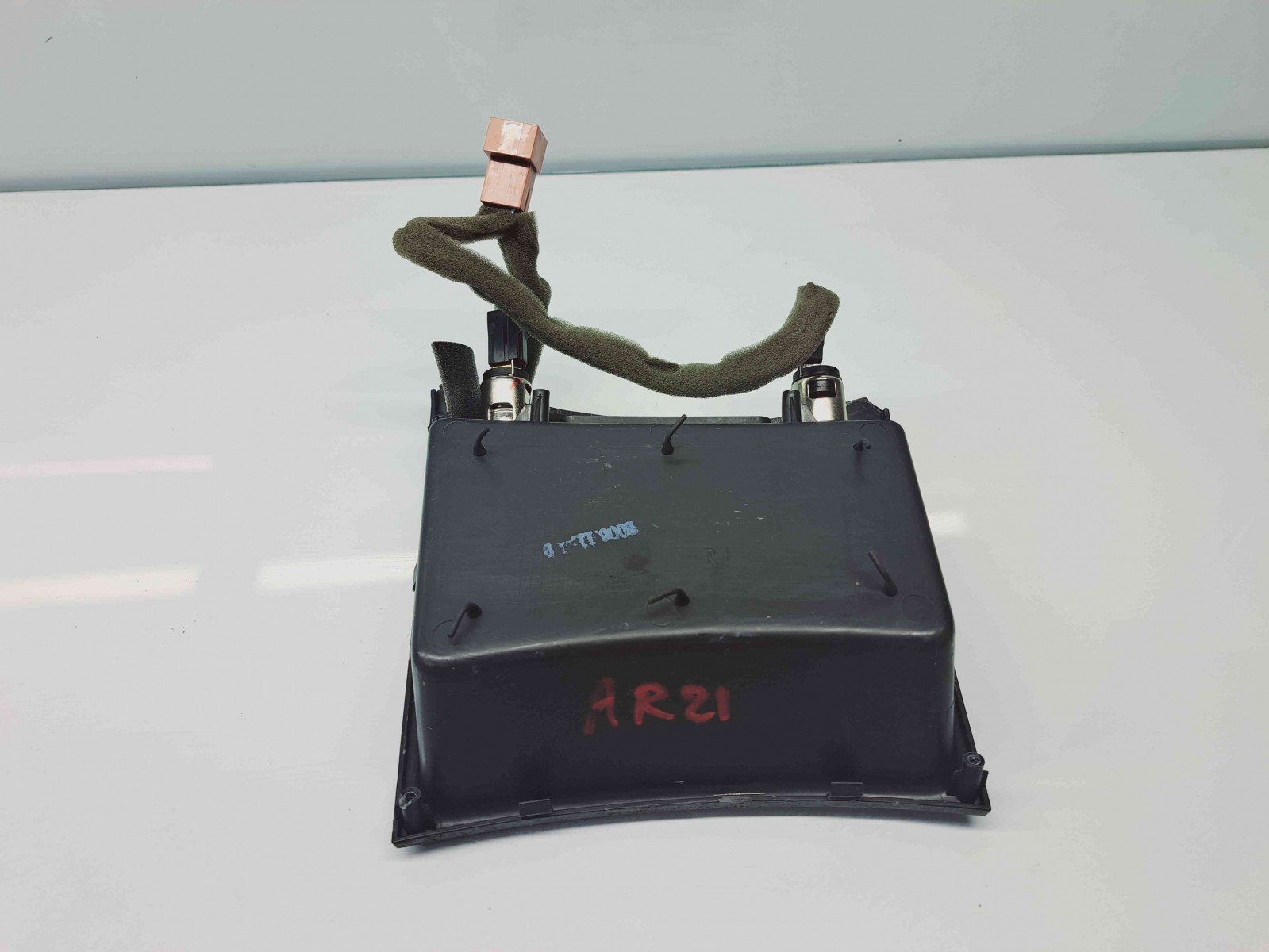 Sertar bord Hyundai Santa Fe 2 (CM) [Fabr 2005-2012] 84615-2B000 - imagine 3