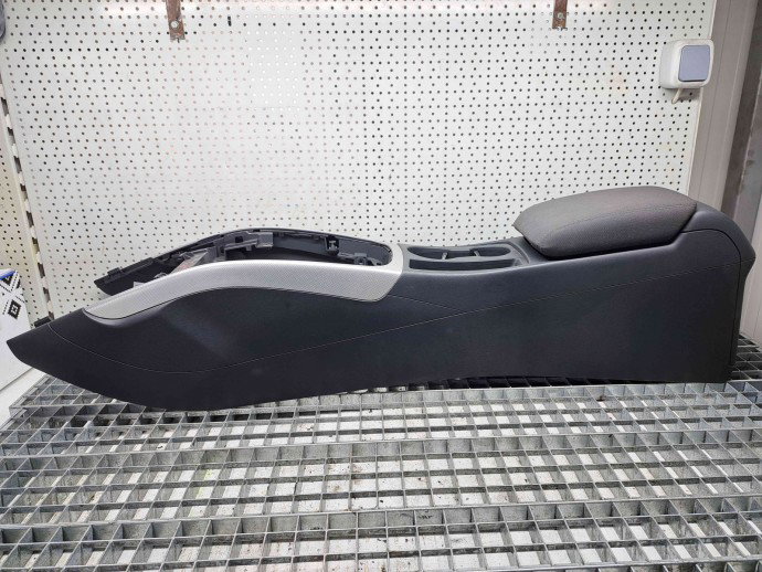 Consola centrala Audi A5 Sportback (8TA) [Fabr 2009-2015] 8K0864981D