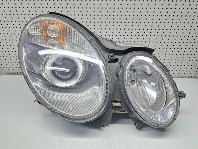 Far dreapta Mercedes Clasa E (W211) [Fabr 2002-2009] A0028202426