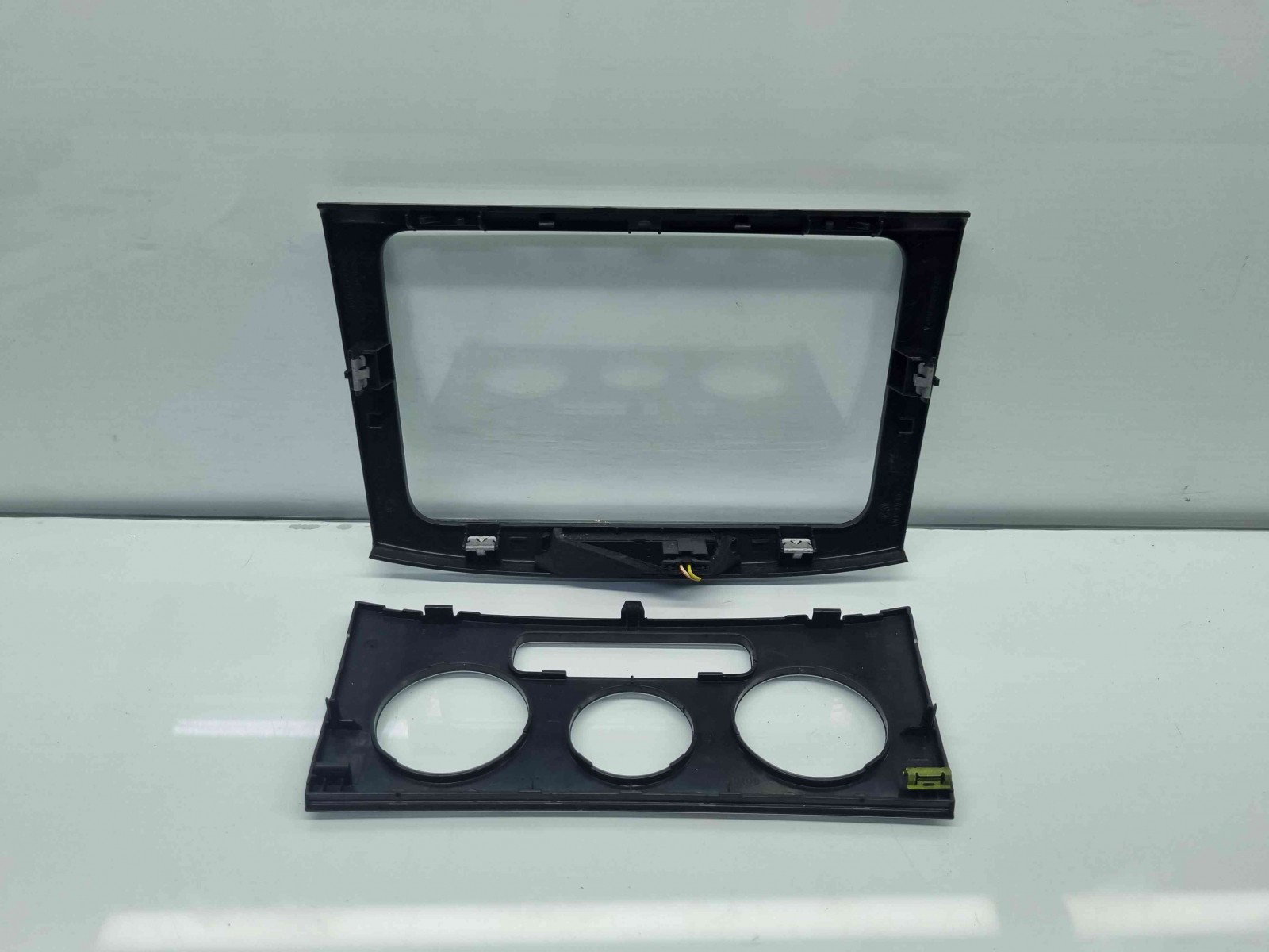 Trimuri bord Volkswagen Passat B6 (3C2) [Fabr 2005-2010] - imagine 2