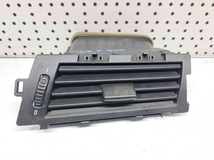Grila aerisire dreapta Bmw 5 (E60) [Fabr 2004-2010] 6910732