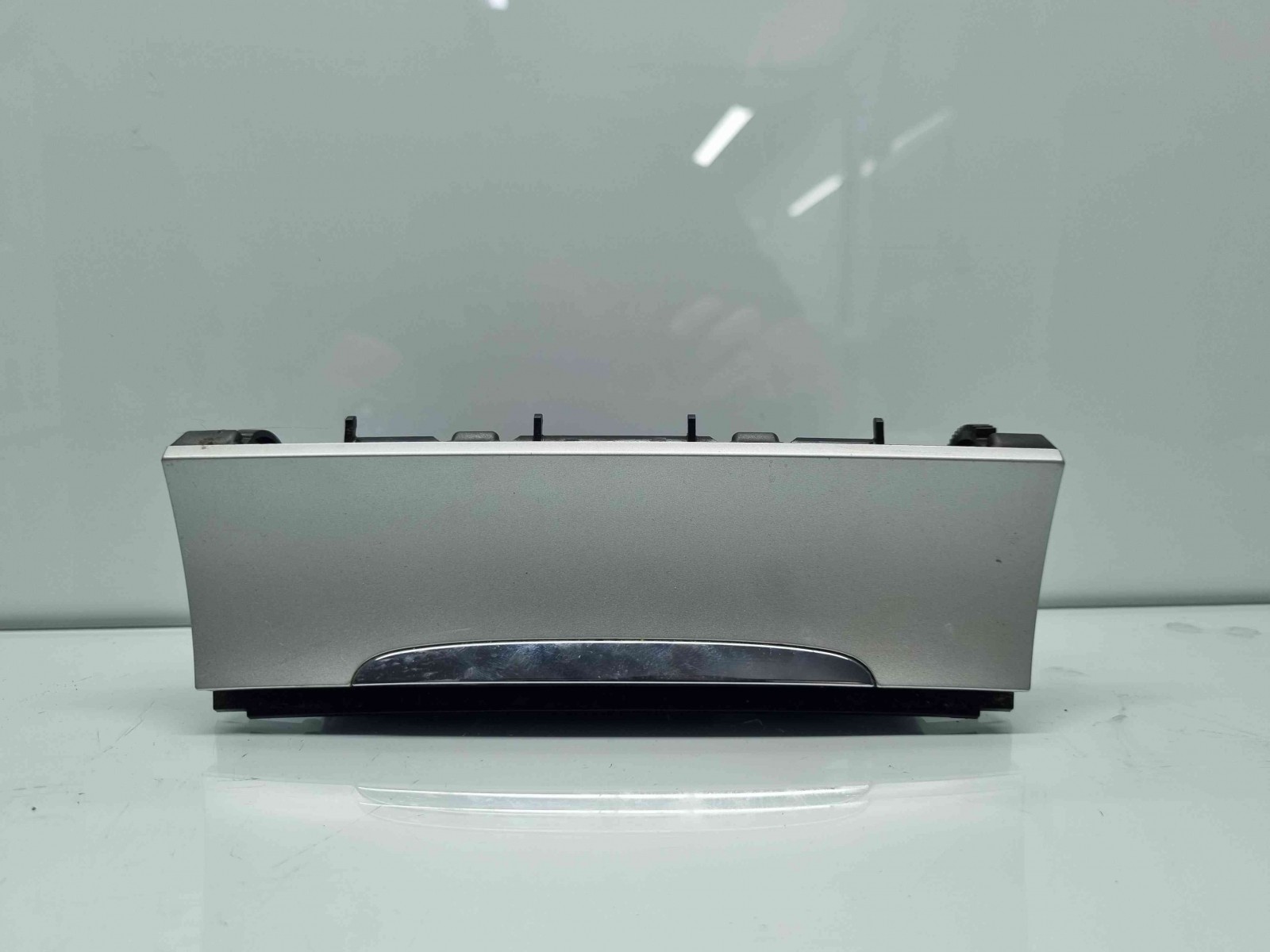 Scrumiera Volkswagen Passat B6 Variant (3C5) [Fabr 2005-2010] 8K0121403Q