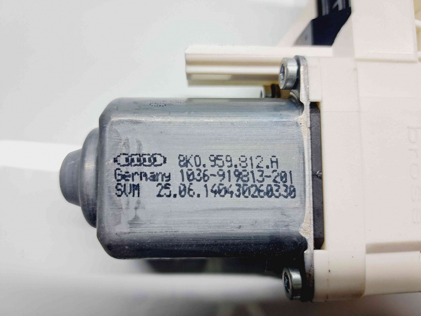 Motoras geam dreapta spate Audi A4 (8K2, B8) [Fabr 2008-2015] 8K0959812A - imagine 4