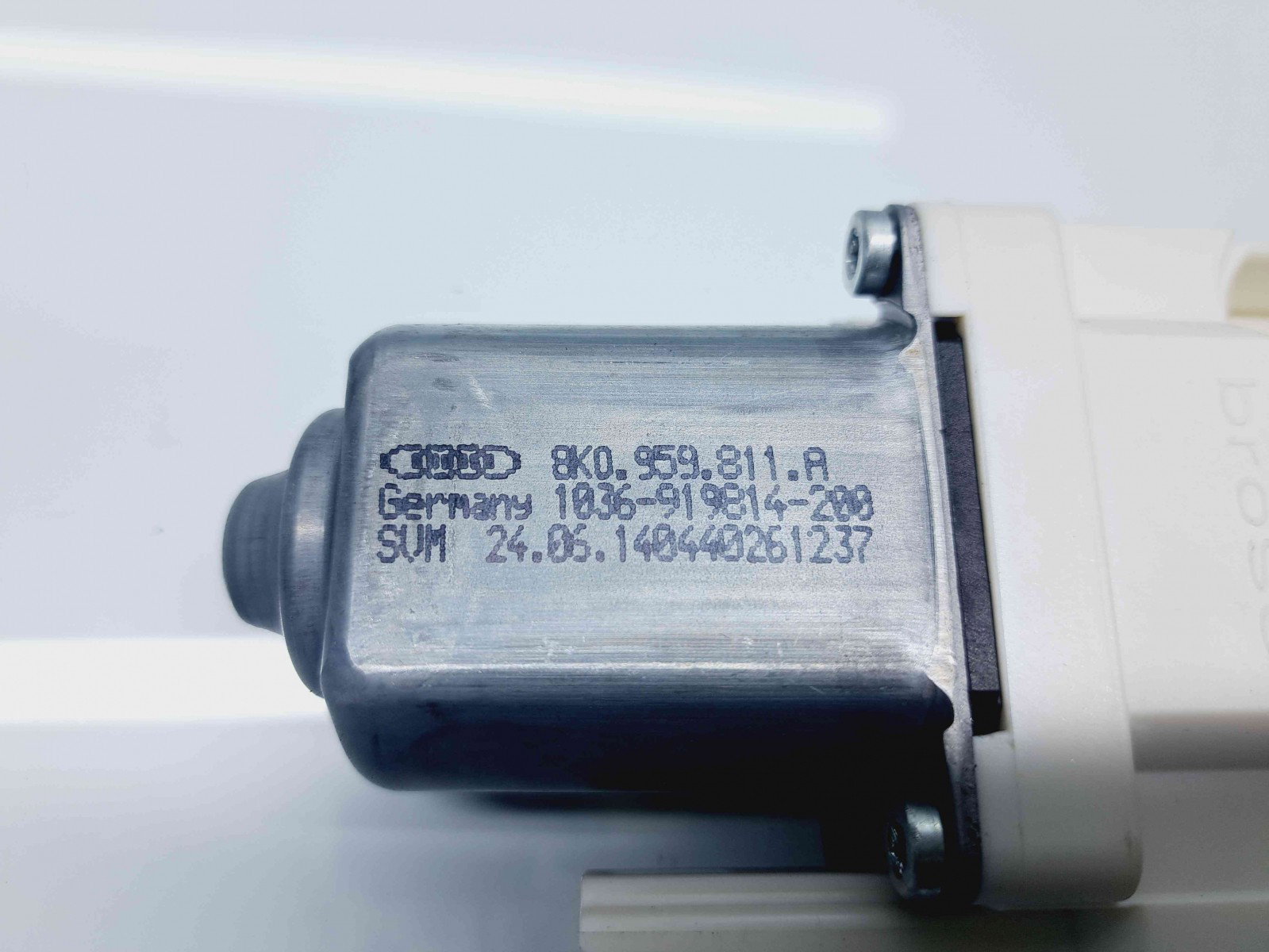 Motoras geam stanga spate Audi A4 (8K2, B8) [Fabr 2008-2015] 8K0959811A - imagine 3