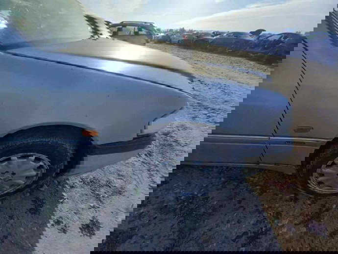 Aripa dreapta fata Mercedes C220 W202 2.2 CDI OEM 1993-2000