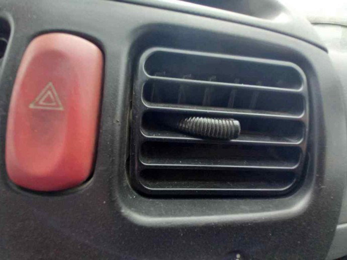 Grila ventilatie centrala dreapta  Opel Agila 1.2 OEM 2000-2007