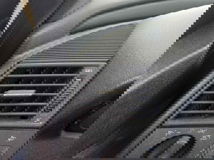 Grila ventilatie stanga Mercedes C220 W202 2.2 CDI OEM 1993-2000