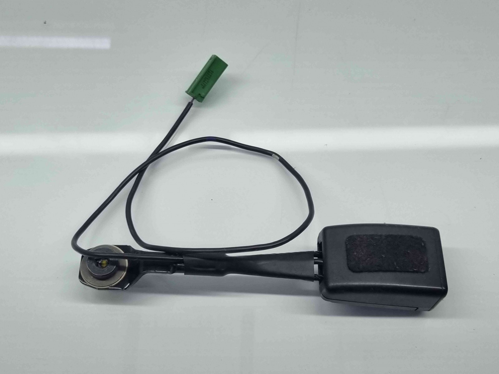 Capsa centura stanga fata Volvo V40 [Fabr 2013-2019] OEM - imagine 1