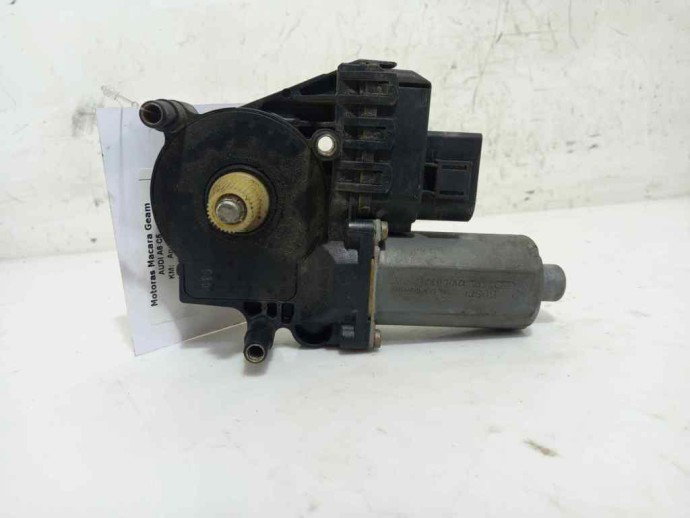 Motoras macara geam dreapta spate Audi A6 C5 2.0 TDI 0130821784 1997-2005
