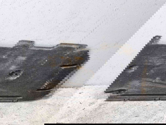 Scut lateral stanga Volvo V40 [Fabr 2013-2019] OEM