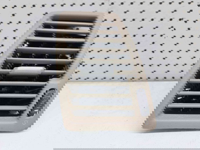 Grila aerisire stanga Volvo XC90 [Fabr 2002-2014] 3409398