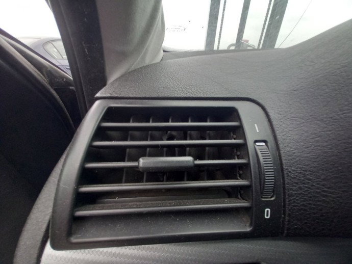 Grila ventilatie stanga BMW 320D E46 2.0 D OEM 1998-2005