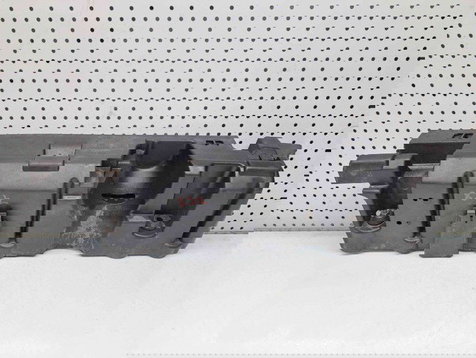 Capac motor Volvo XC90 [Fabr 2002-2014] 30731785 2.4 D5244T4