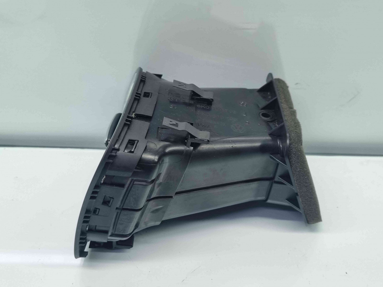 Grila aerisire stanga Volkswagen Golf 6 (5K1) [Fabr 2009-2013] 5K0819703J - imagine 2