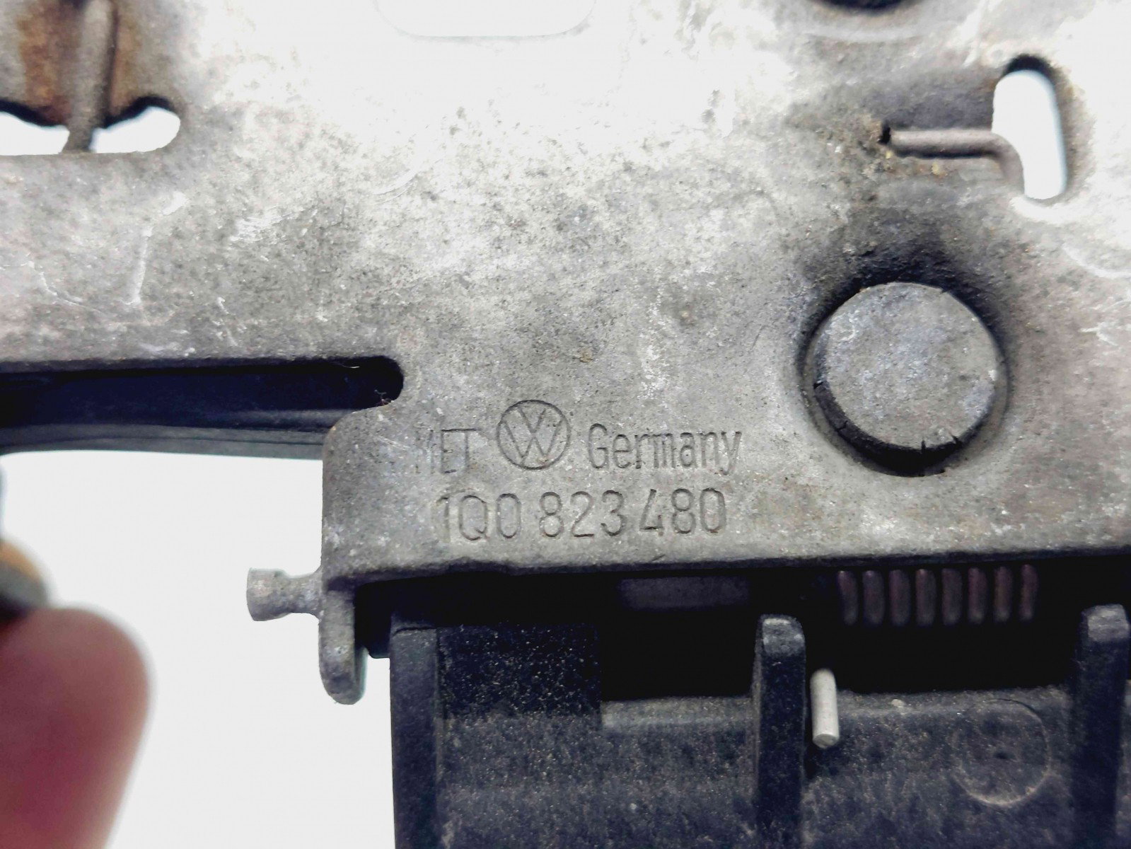 Maner deschidere capota Volkswagen Golf 6 (5K1) [Fabr 2009-2013] 1Q0823480 - imagine 4