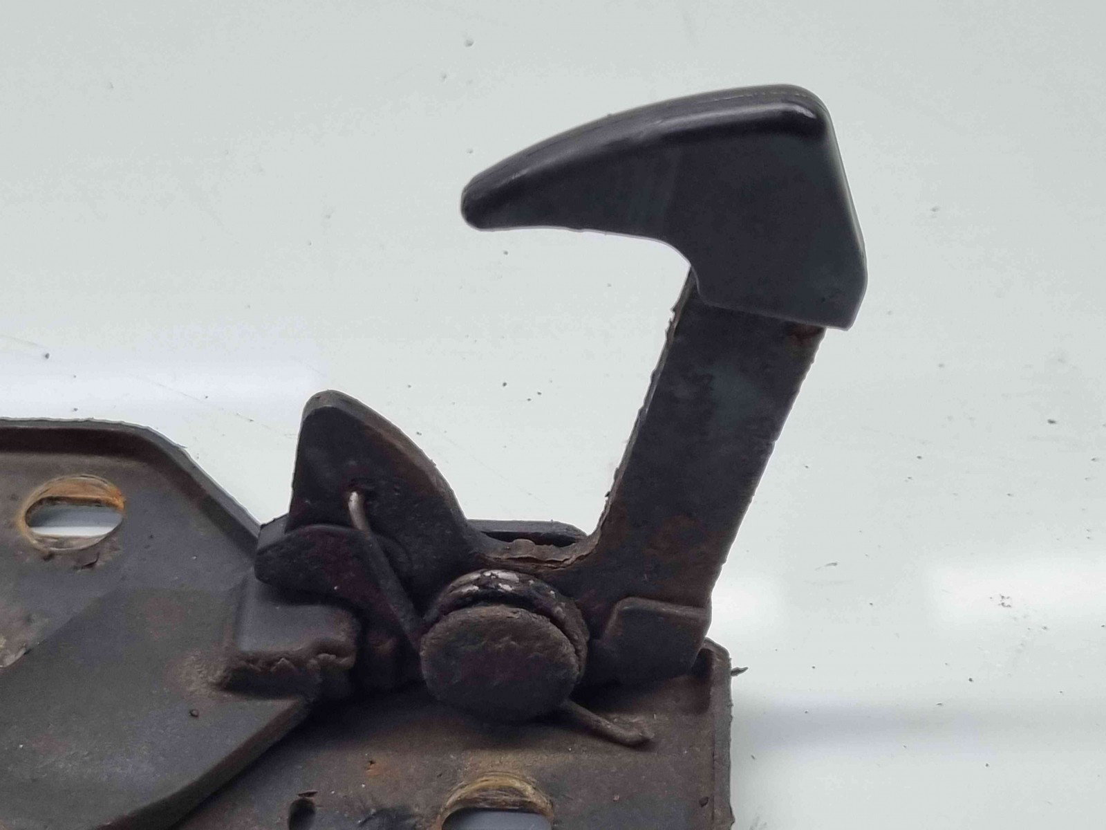 Maner deschidere capota Volkswagen Transporter 5 (7HB, 7HJ) [Fabr 2004-2013] 7H0823480A - imagine 4