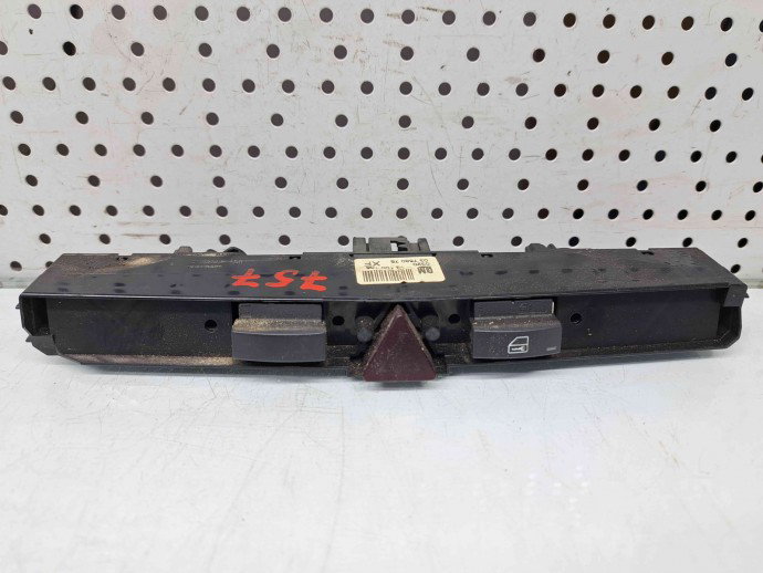 Buton avarii Opel Zafira B (A05) [Fabr 2006-2011] 13100105
