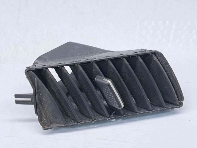 Grila aerisire centrala dreapta Opel Zafira B (A05) [Fabr 2006-2011] 13145264