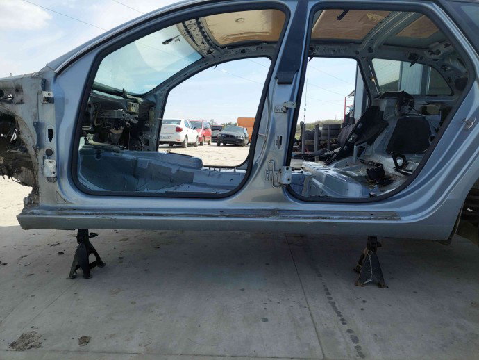 Prag lateral stanga Audi A6 Avant (4F5, C6) [Fabr 2005-2010] OEM