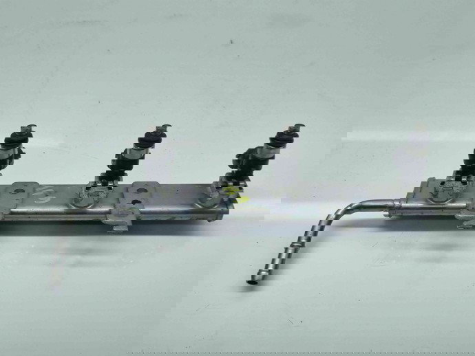 Rampa injectoare SMART Fortwo Coupe (W451) [Fabr 2006-2014] A1320101200 1.0 Benz 132910 52KW / 71CP 1.0 Benz 132910 52KW / 71CP