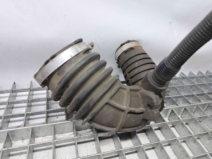 Furtun intercooler Audi A6 Avant (4F5, C6) [Fabr 2005-2010] 4F0129615K 2.0 TDI CAHA