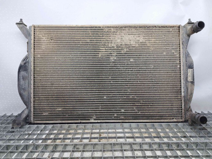 Radiator apa Audi A4 (8E2, B6) [Fabr 2000-2004] 8E0121251 2.0 B ALT 