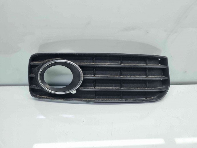 Grila proiector dreapta Audi A5 Sportback (8TA) [Fabr 2009-2015] 8T0807682D