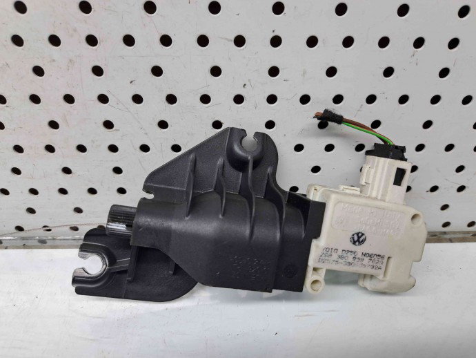 Actuator haion Audi A6 Avant Allroad (4F5, C6) [Fabr 2005-2010] 3B0959782A