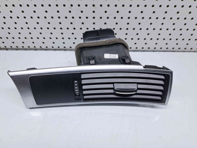 Grila aerisire dreapta Audi A6 Avant (4F5, C6) [Fabr 2005-2010] 4F2820902D