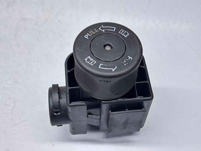 Maneta deblocare carlig remorcare Audi A6 Avant (4F5, C6) [Fabr 2005-2010] 4F0813961A