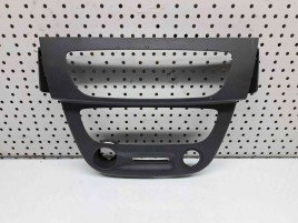 Ornament bord Renault Megane 3 (B95) [Fabr 2008-2016] 682600003R