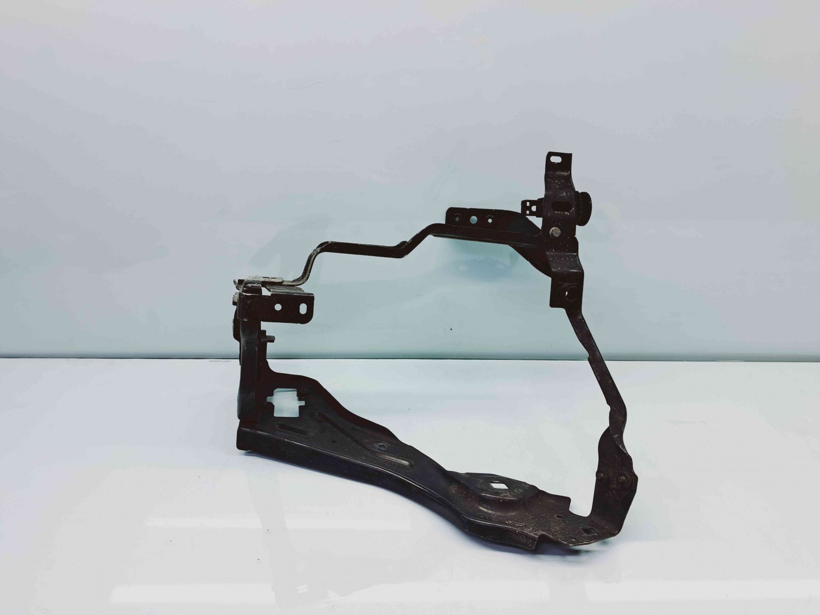 Suport far stanga Mercedes Clasa E (W211) [Fabr 2002-2009] A2046200191 - imagine 1