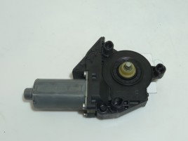 Motoras geam stanga fata Audi A4 B7 2.0 BRE 130821765 2004-2008